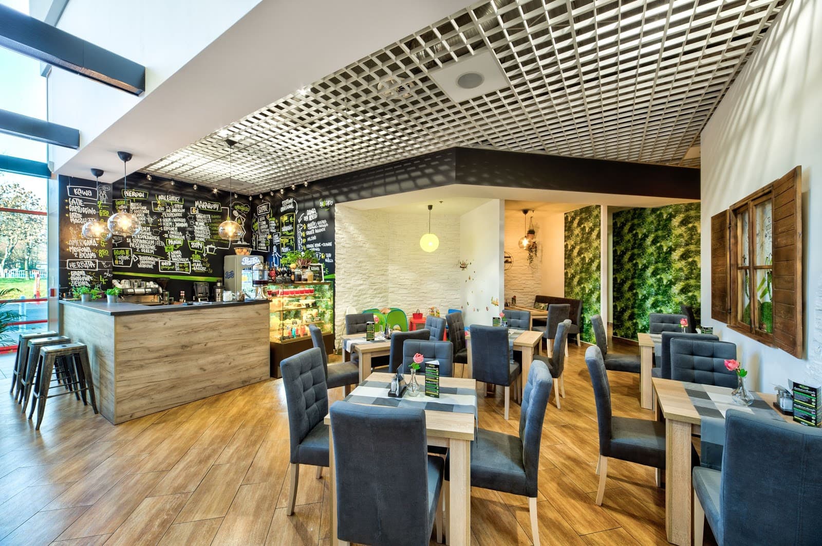 Avocado Bistro & Caffe