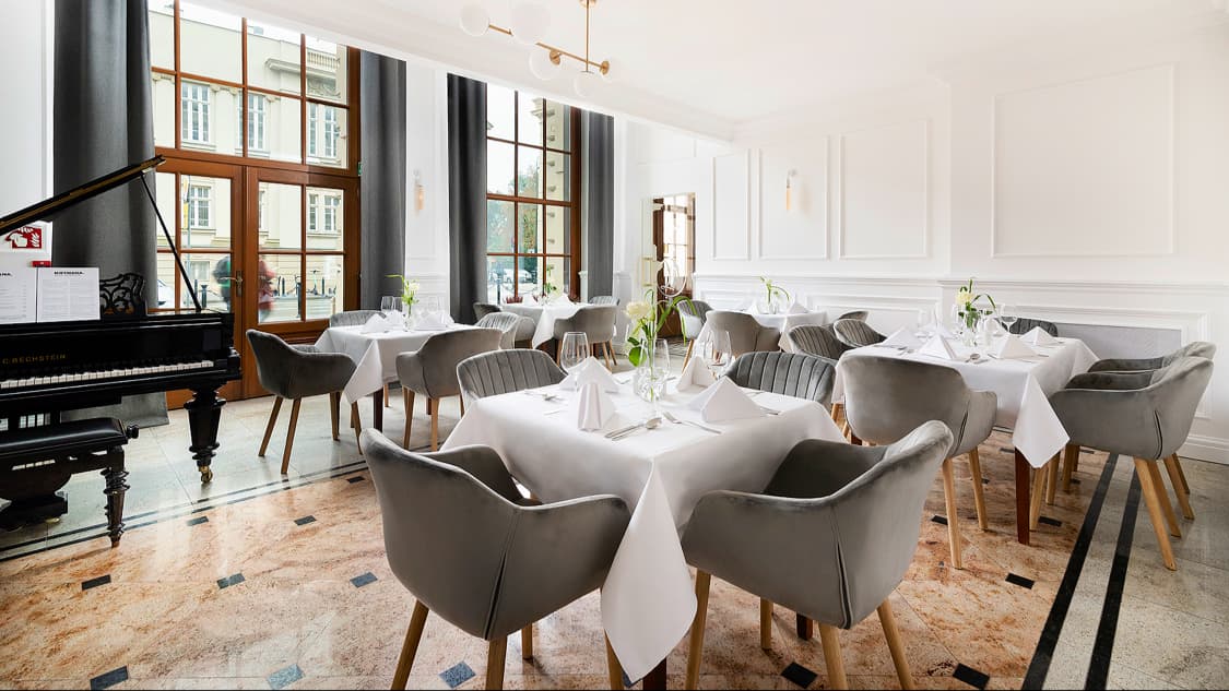 NIEZNANA. by IBB Grand Hotel Lublin