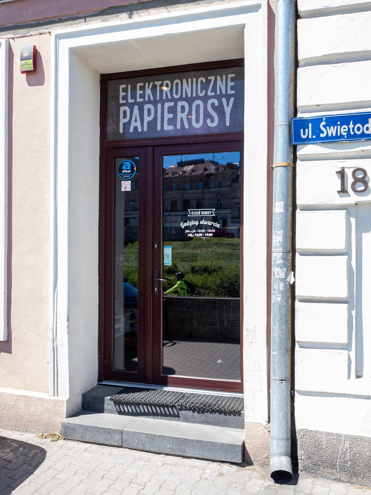 U Waperów Vape Shop Lublin elektroniczne e-papierosy aromaty bazy liquidy longfille akcesoria premixy